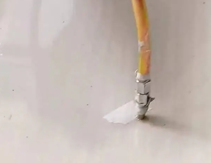 眉山瓷砖空鼓维修公司专业解答在瓷砖铺贴过程中，如果使用的砂料过粗（如全部使用了粗砂），可能会导致以下问题